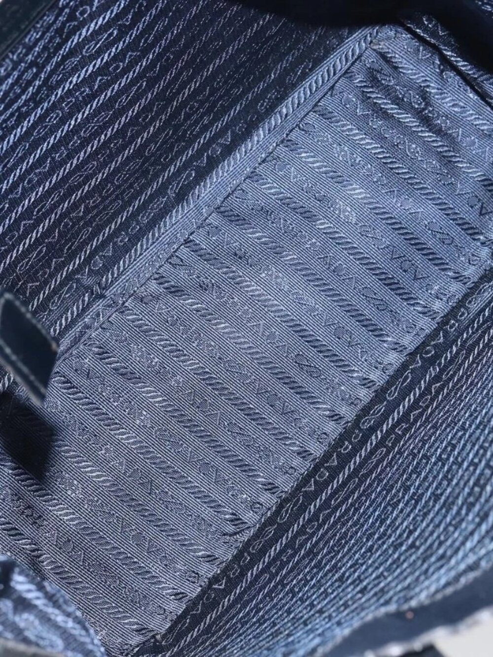 PRADA Hand Bag Enamel Black Silver Auth 160525 - Picture 11 of 16